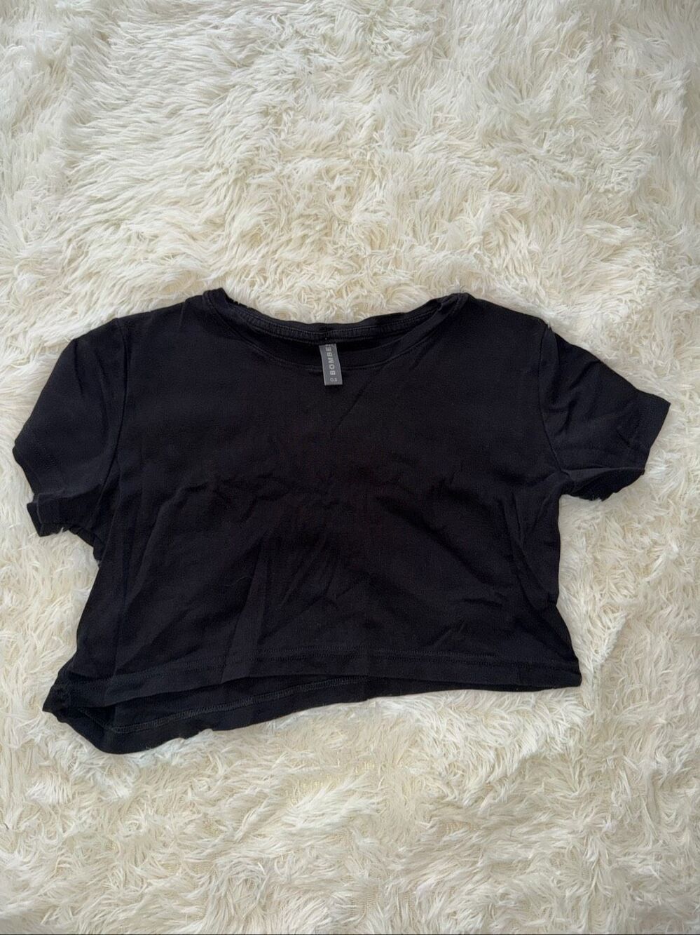 BOMBE black short sleeve crop top one size